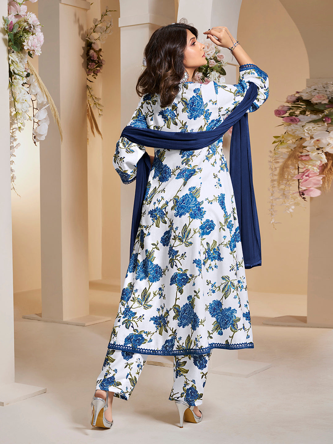 Bhama Couture Jennifer Winget Blue Floral Printed Kurta with Palazzos & Dupatta.