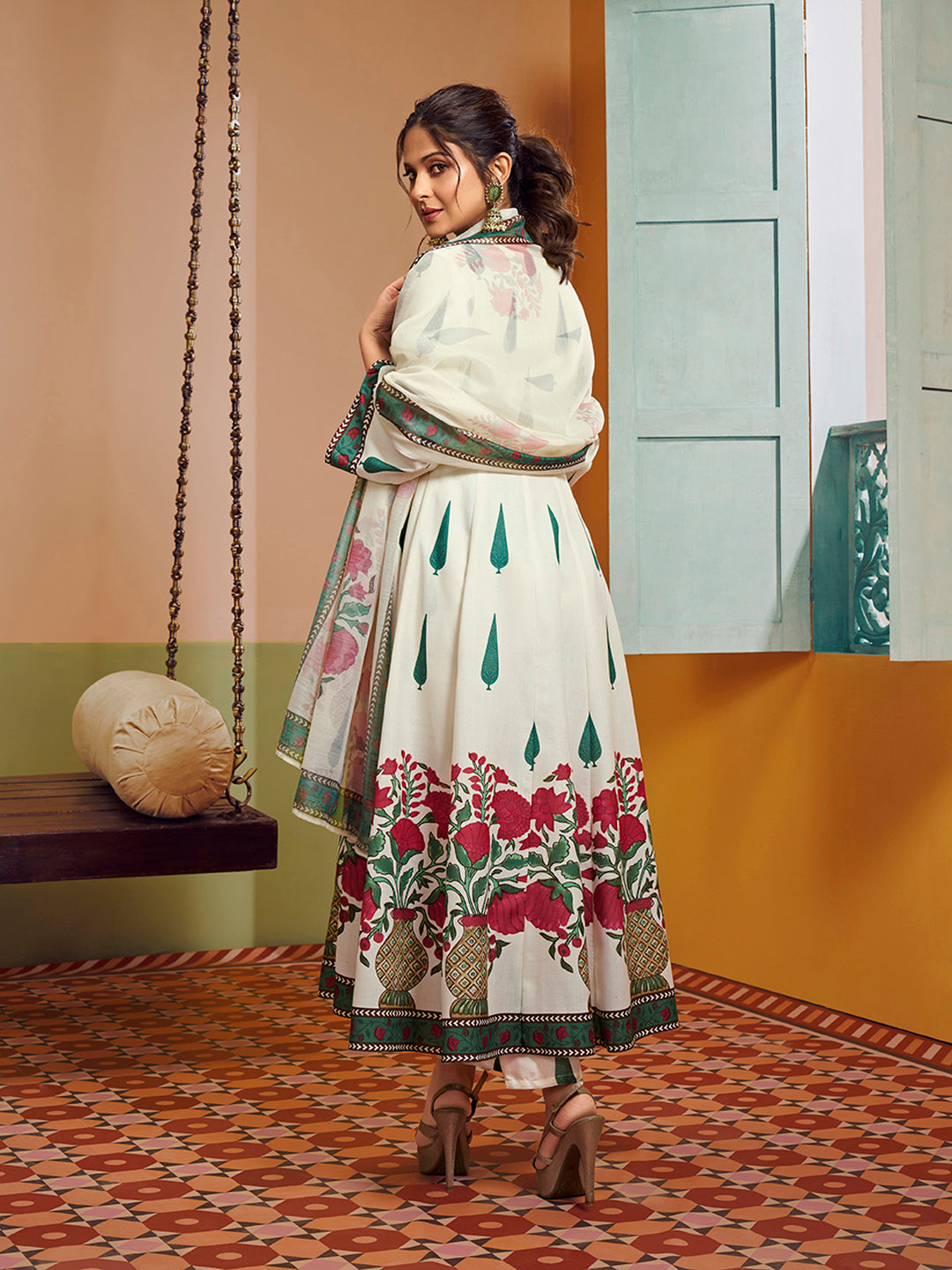 Bhama Couture Jennifer Winget Off White Floral Printed Anarkali Flared Kurta with Palazzos Dupatta.