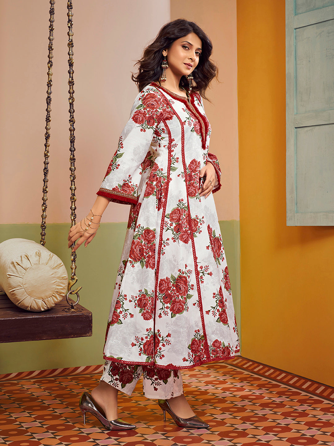 Bhama Couture Jennifer Winget Off White & Red Colour Floral Printed Kurta set