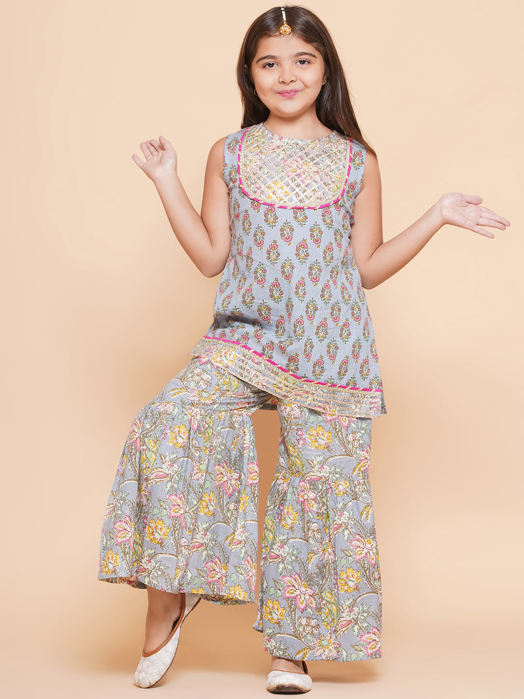 Bitiya by Bhama Girls Gray Pink Floral Printed  Kurta With Sharara