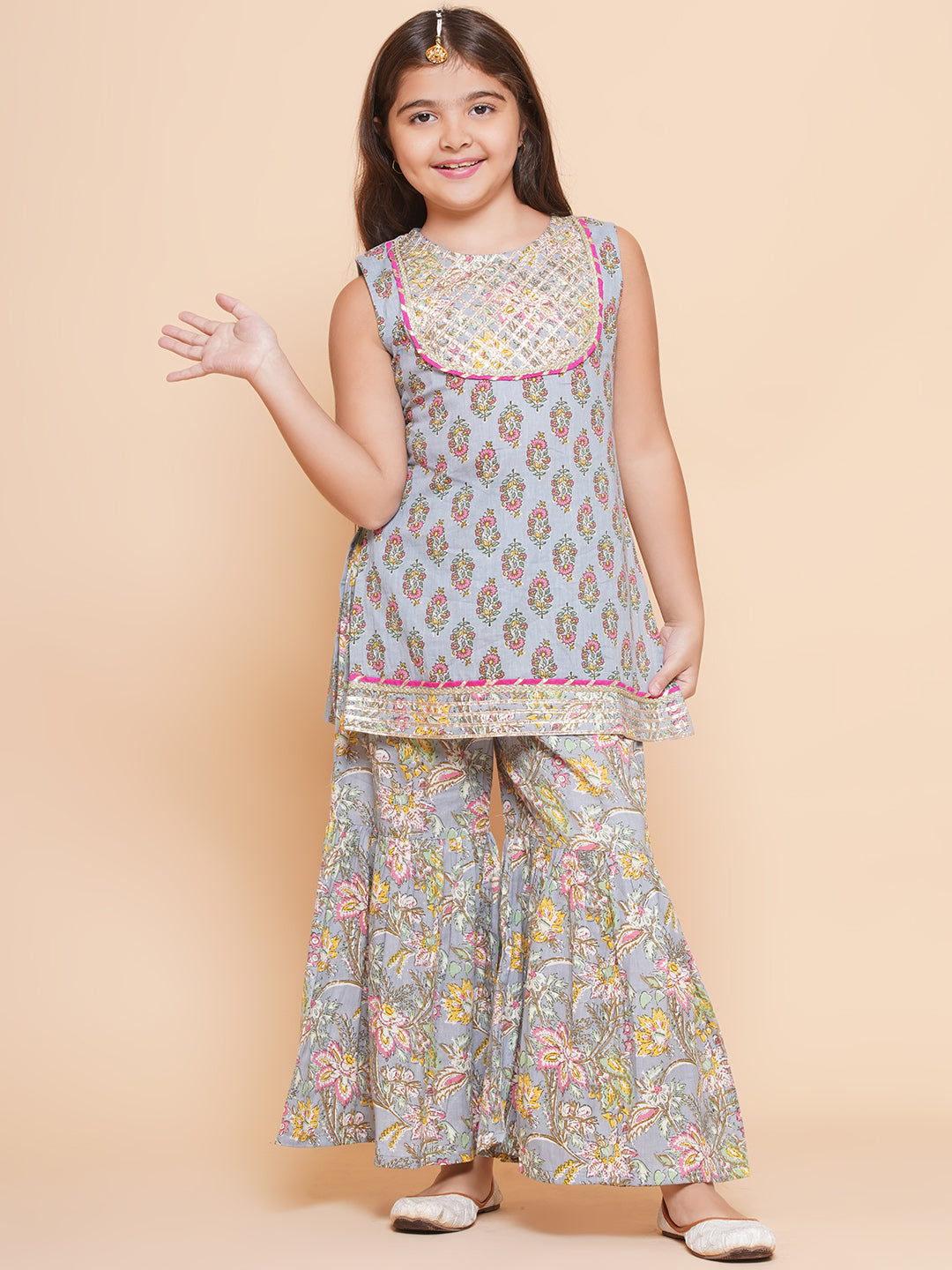 Bitiya by Bhama Girls Gray Pink Floral Printed  Kurta With Sharara