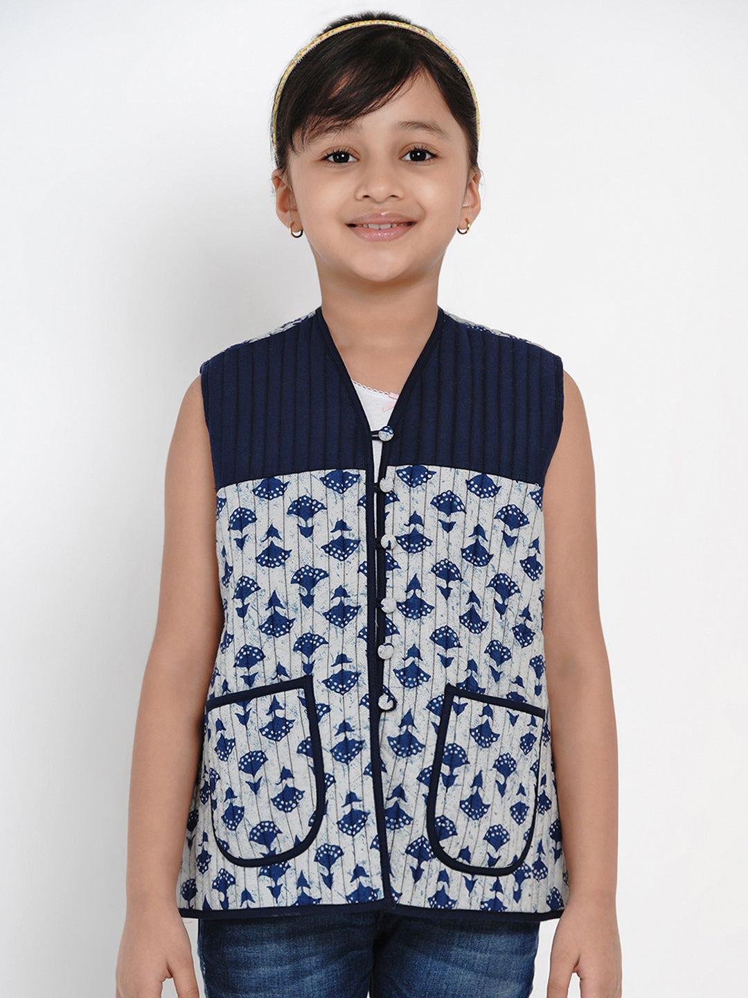 Bitiya by Bhama 
Girls Blue Printed Tailored Jacket